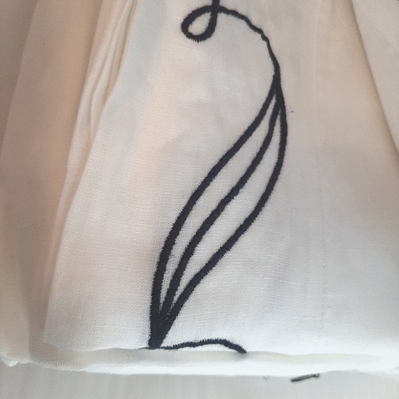 ***Williams Sonoma Linen Embroidered Leaf California King Sheet Set